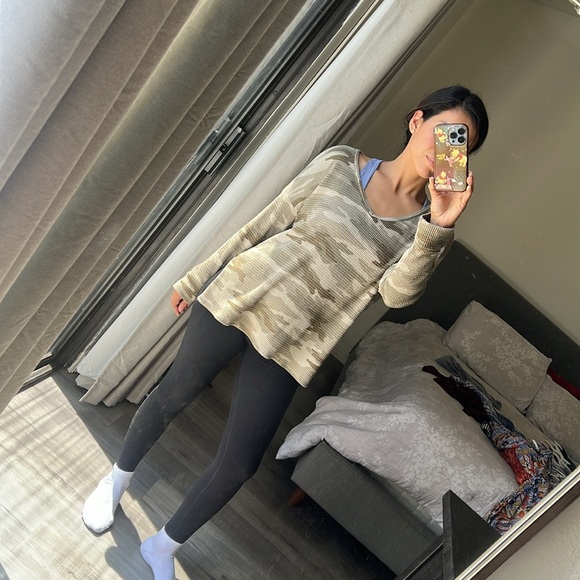 Bundle - Picture 2 of 12